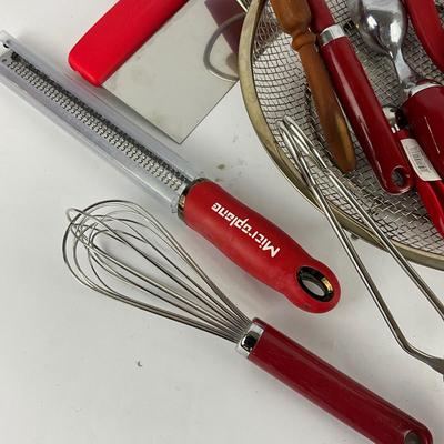 288 Large Various Kitchen Utensil Lot , Kitchen Aid, Microplane, and more