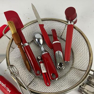 288 Large Various Kitchen Utensil Lot , Kitchen Aid, Microplane, and more