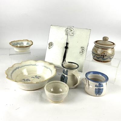 293 Lot of Bay Pottery VA. Pottery