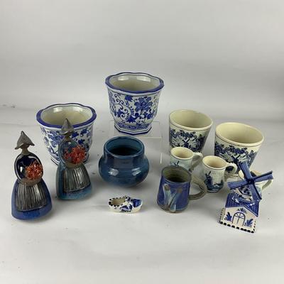 300 Blue and White Delft Flower Pots with Pottery Mug Elsi Bourelius Women