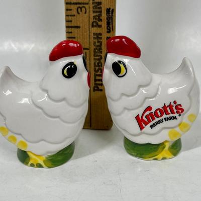 Knott's Berry Farm Chicken Salt & Pepper Shakers Souvenirs white ceramic chicken figurines