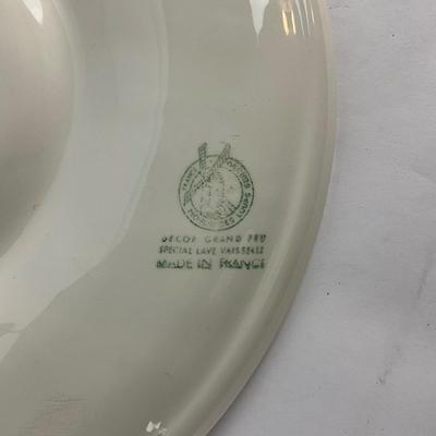 318 Set of Majolica Oyster Plates with Clam Plate