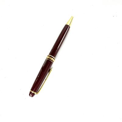 352 MONTBLANC Burgundy Fountain Pen