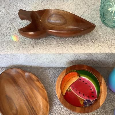 monkey pod lot, glass vase, 4 on the go cups