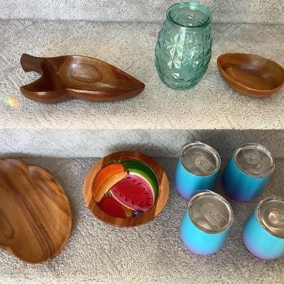 monkey pod lot, glass vase, 4 on the go cups