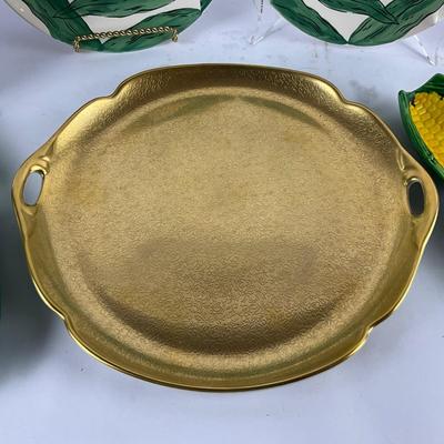 359 William Sonoma Somerset Plates w/ Corn Holders