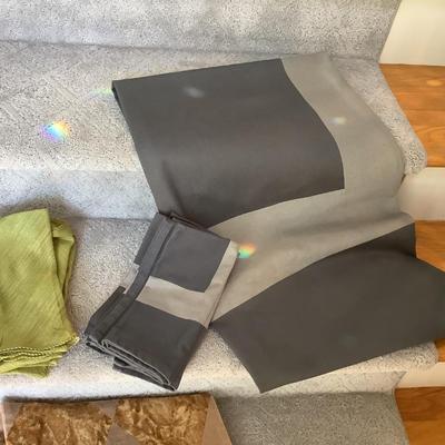 tablecloth 60"x60" freshly cleaned with 3 matching napkins, runner freshly cleaned, 3 green napkins
