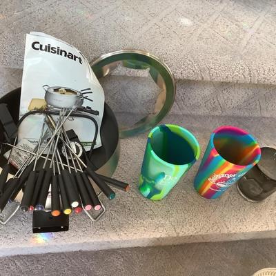 Cuisinart fondue pot & can opener, Black & Decker handy juicer