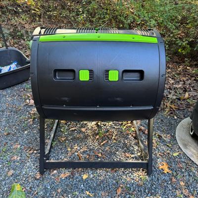256 Like New MAZE Compost Tumbler