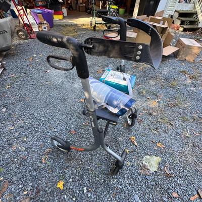 259 TRUST Walker with Accessories