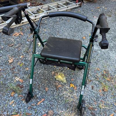 260 Drive Walker with hand brakes