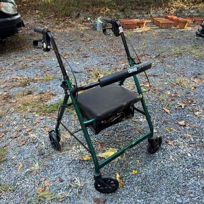 260 Drive Walker with hand brakes