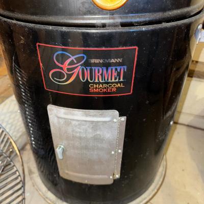 261 Brinkman Charcoal Smoker