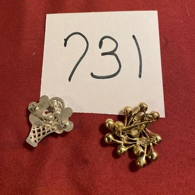 Brooch Lot
