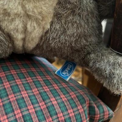 Lot 104 - Vintage 1982 Dakin Plush Wolf In 13” Stuffed Animal