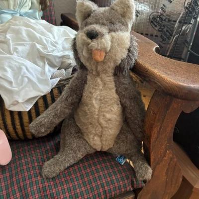 Lot 104 - Vintage 1982 Dakin Plush Wolf In 13” Stuffed Animal