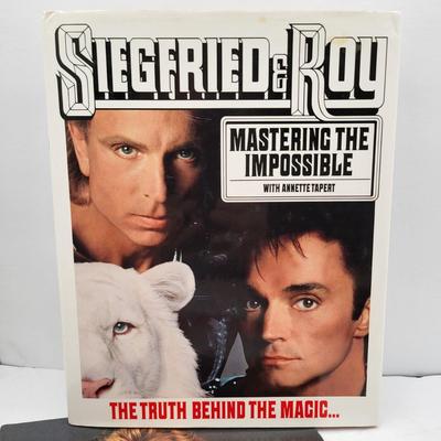 Siegfried & Roy Mastering The Impossible - Hardback Book & More Lot #2