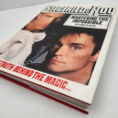 Siegfried & Roy Mastering The Impossible - Hardback Book & More Lot #2