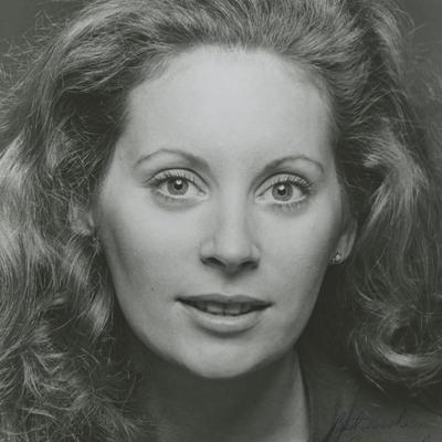 Lizbeth Mackay signed photo