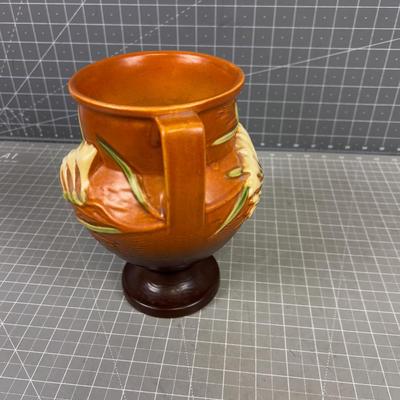 Roseville Vase #196-8" FREESIA 