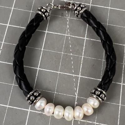 Pearl and Black Leather Bracelet 