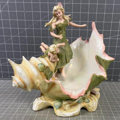 Art Nouveau Germany Saxony SHELL Dish