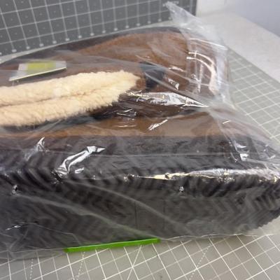Men's size 12 NEW Slippers