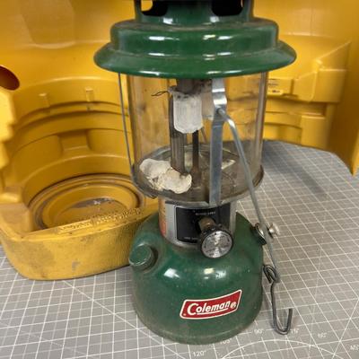 Coleman Lantern  Green 220 J In Hard Case Tan