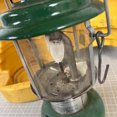 Coleman Lantern  Green 220 J In Hard Case Tan