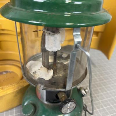 Coleman Lantern  Green 220 J In Hard Case Tan