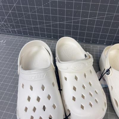 2 Pair of Croc Style Shoe Men's
