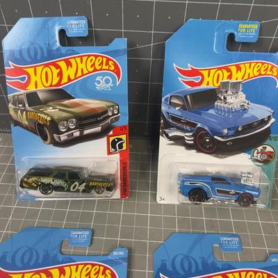 4 NEW Hot Wheels On the Card