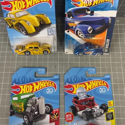 4 NEW Hot Wheels On the Card