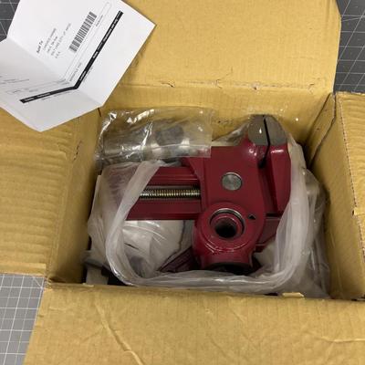 A Garett Wade Ultimate Versatile Vice NEW in the BOX