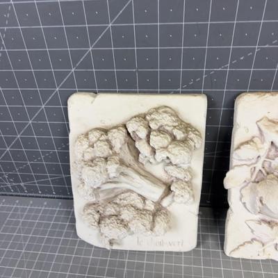 4 Resin Plaques of Vegetables Asparagus, Broccoli, Mushrooms 