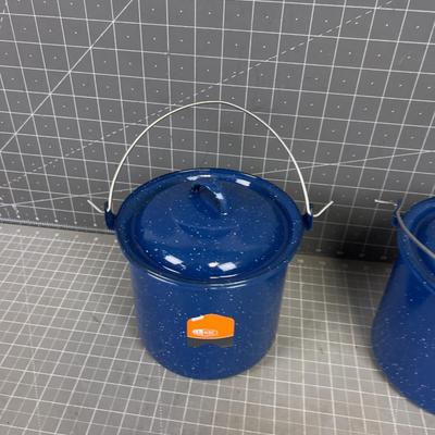 2 GSI Enamel Cook Pots With Lids 