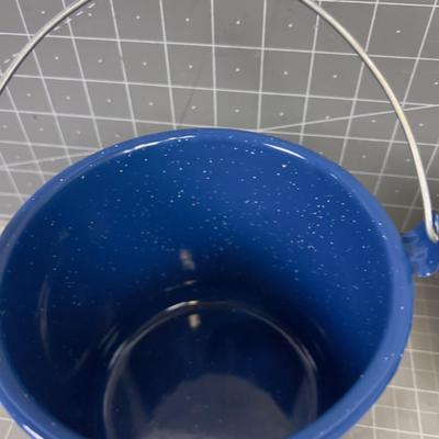 2 GSI Enamel Cook Pots With Lids 
