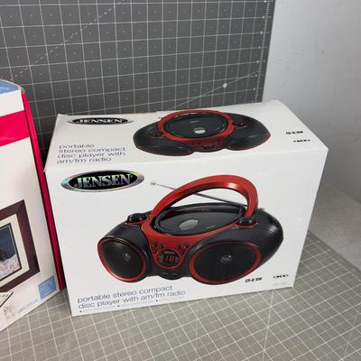 Electric Things: Digital Frame, CD Player and Iron