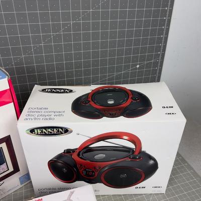 Electric Things: Digital Frame, CD Player and Iron