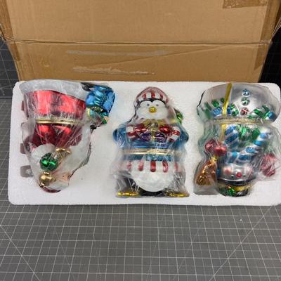 3 NEW Porcelain Christmas Musical Boxes 