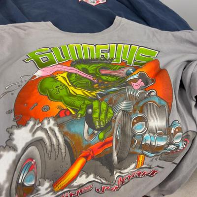 (4) Hawaiian and T-Shirts 