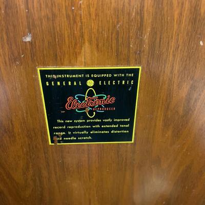 General Electric Phonograph Radio 