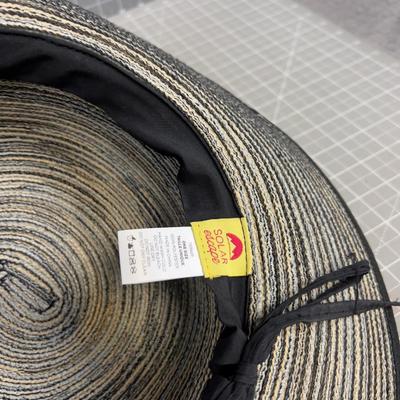 2 Vintage Hats 