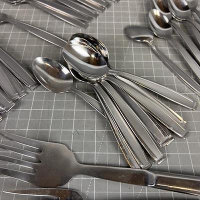 Stainless Steel Service for 8 Less teaspoons 