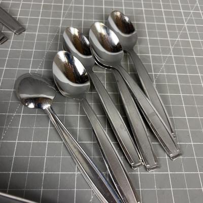 Stainless Steel Service for 8 Less teaspoons 