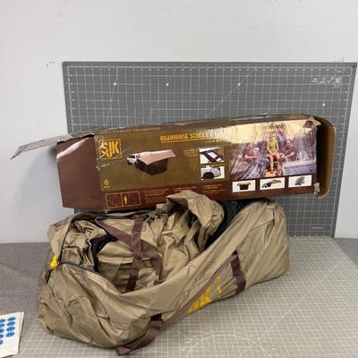 Road House Screen Trap for the Bed of the Truck or SUV 