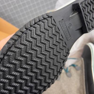 Women's NEW Size 9 Snow Boot