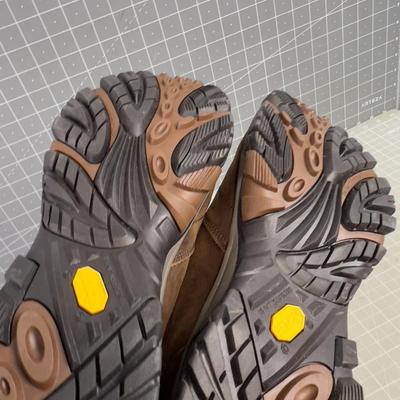 Brown Merrill's MEN'S Size 8 No Box