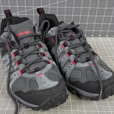 New Men's Merrell's Gray Size 8 