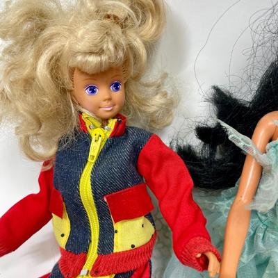 Barbie Lot - 2 Mattel dolls - Brunette Barbie marked 1992 and Teenage Barbie? marked 1987